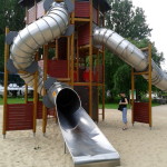 Park Kępa Potocka - większy plac zabaw, zjeżdżalnia